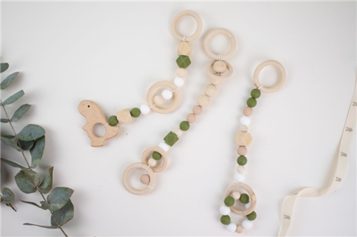 set de 3 colgantes verde militar dinosaurio