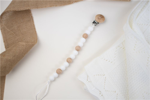 clip madera con silicon blanco