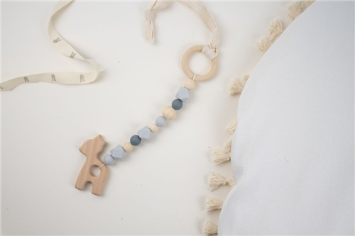 colgante jirafa silicon gris