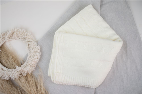 cobija trenzada crema