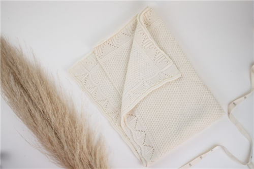 cobija borde calado hueso