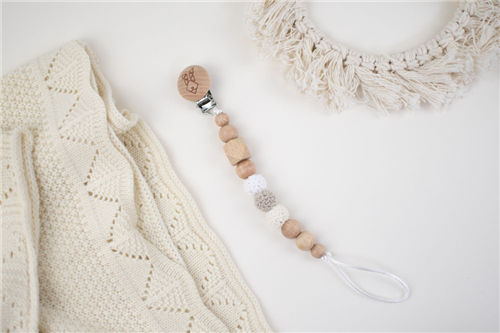 clip madera con crochet neutros