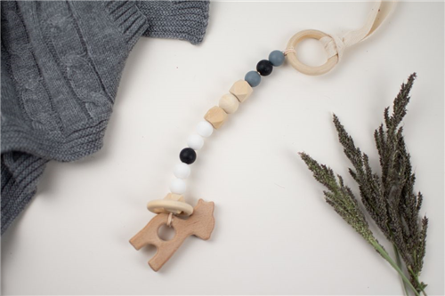 colgante jirafa silicon gris con negro