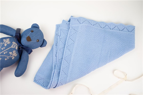 cobija borde calado azul