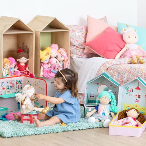 Muñecas, casas y accesorios
