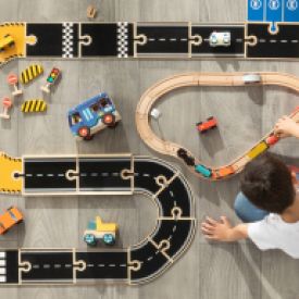 Autos, trenes y pistas