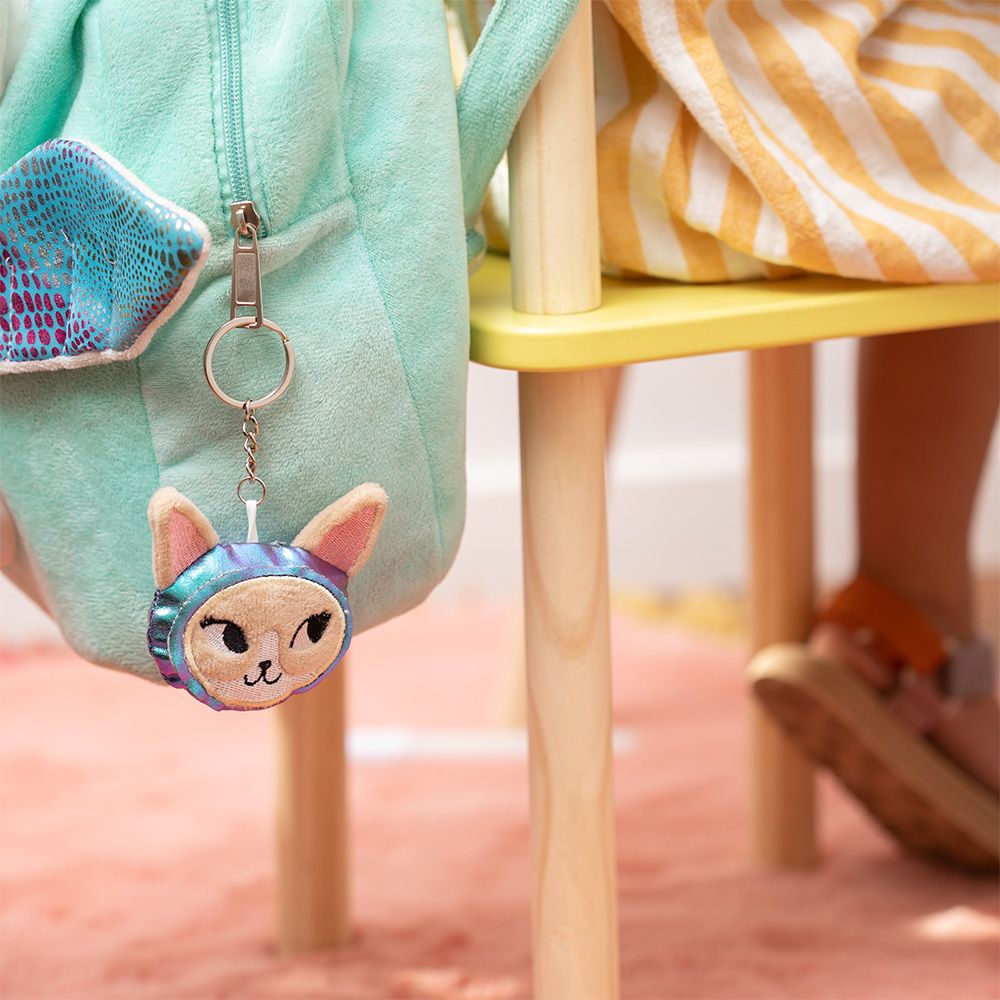 Llavero de Peluche con Aplicación y Bordado.