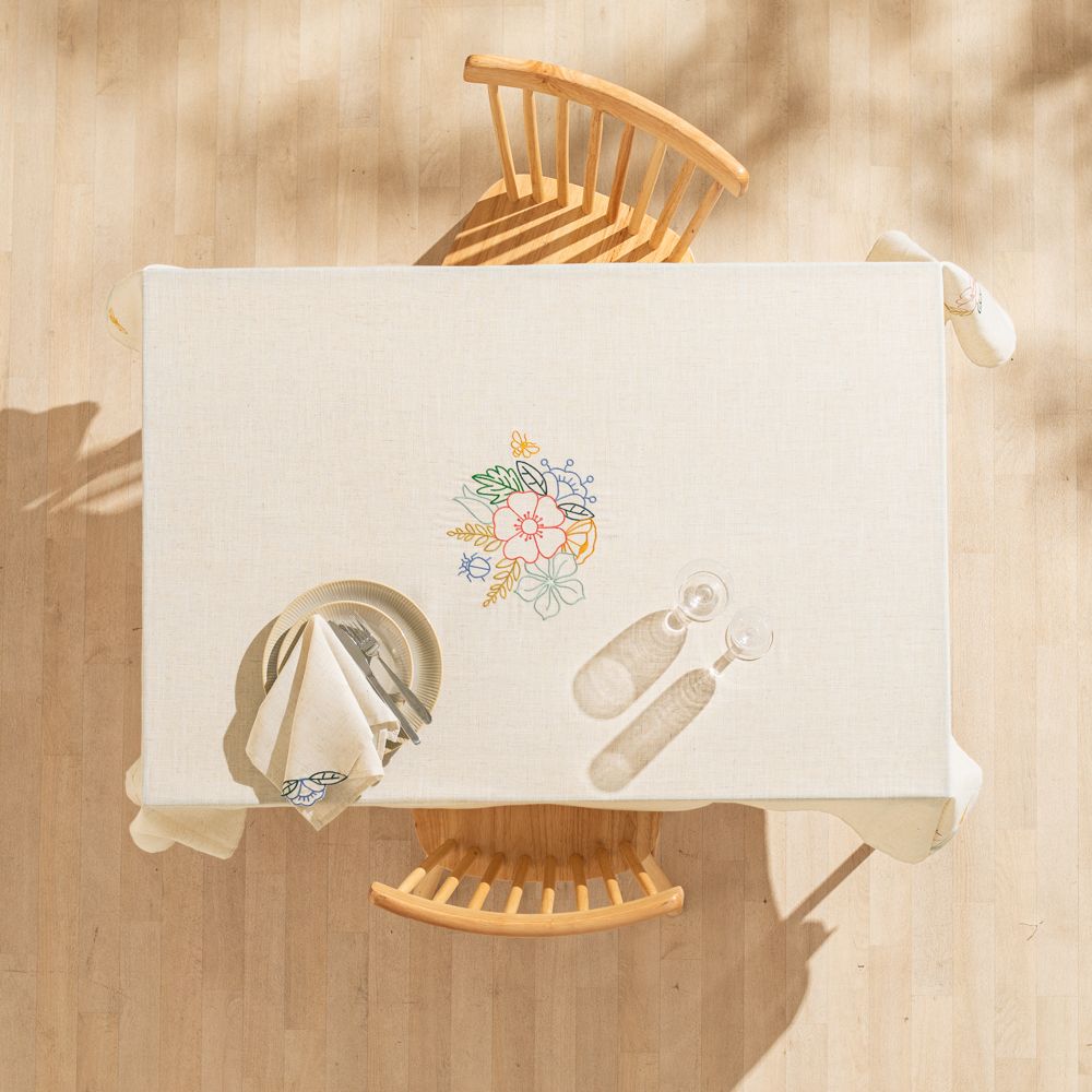 Mantel con detalle bordado altezzo 150 X 210 cm