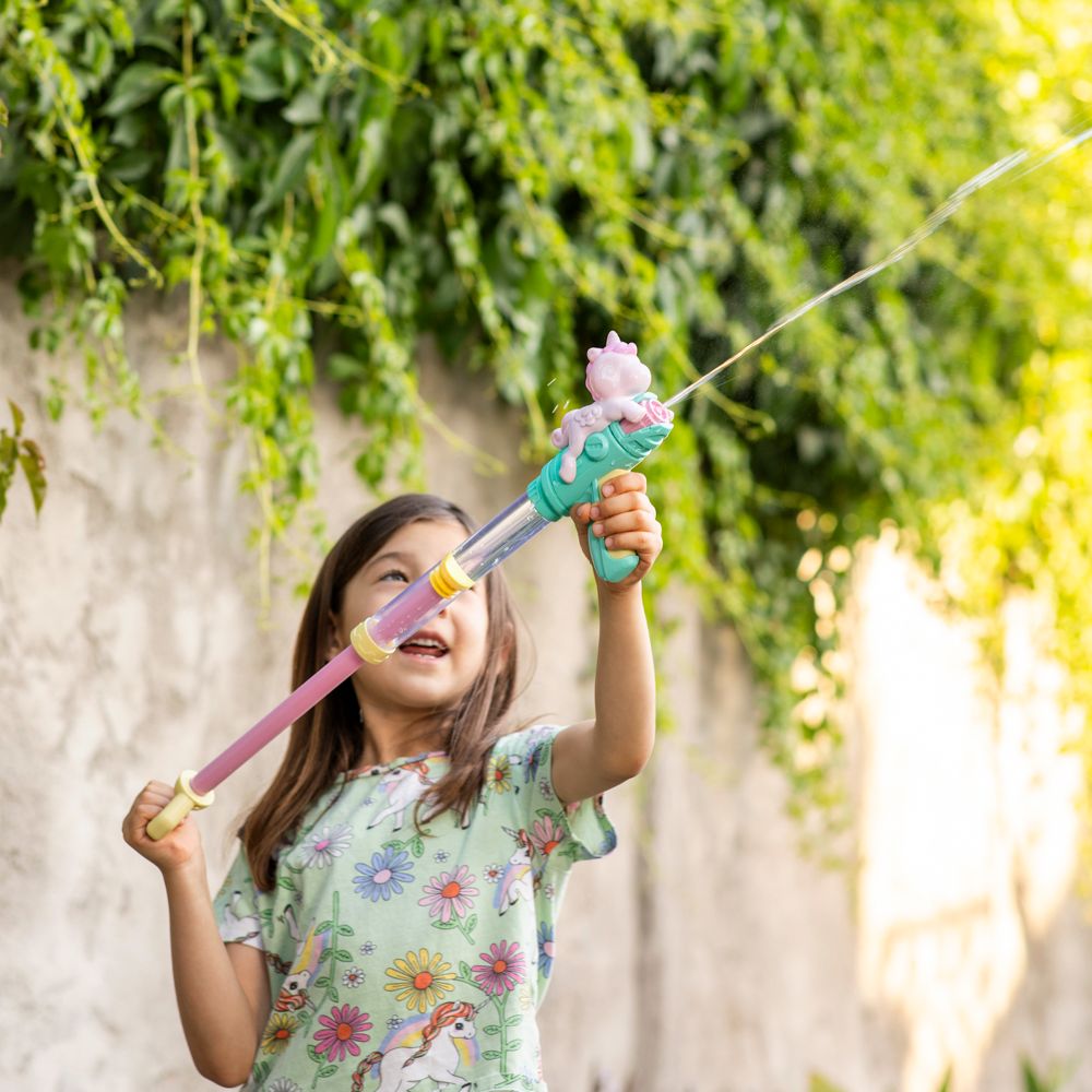 Lanza agua con figura