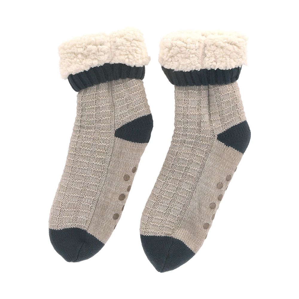 Calceta tejida sherpa con diseño G