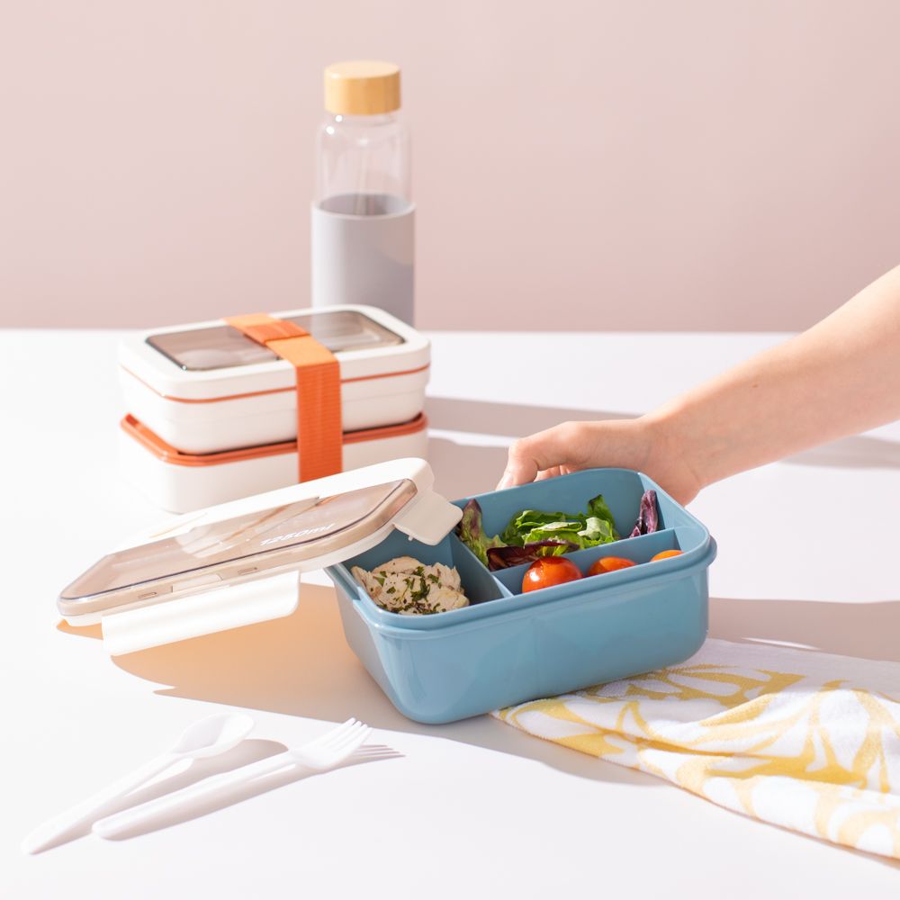 Contenedor de alimentos con divisor y cubiertos 1250 ml