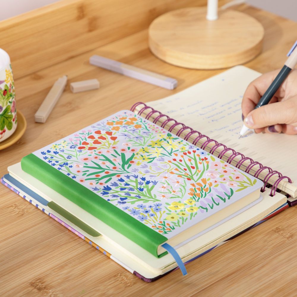 Libreta 120 hojas con líneas A5 15x21 cm