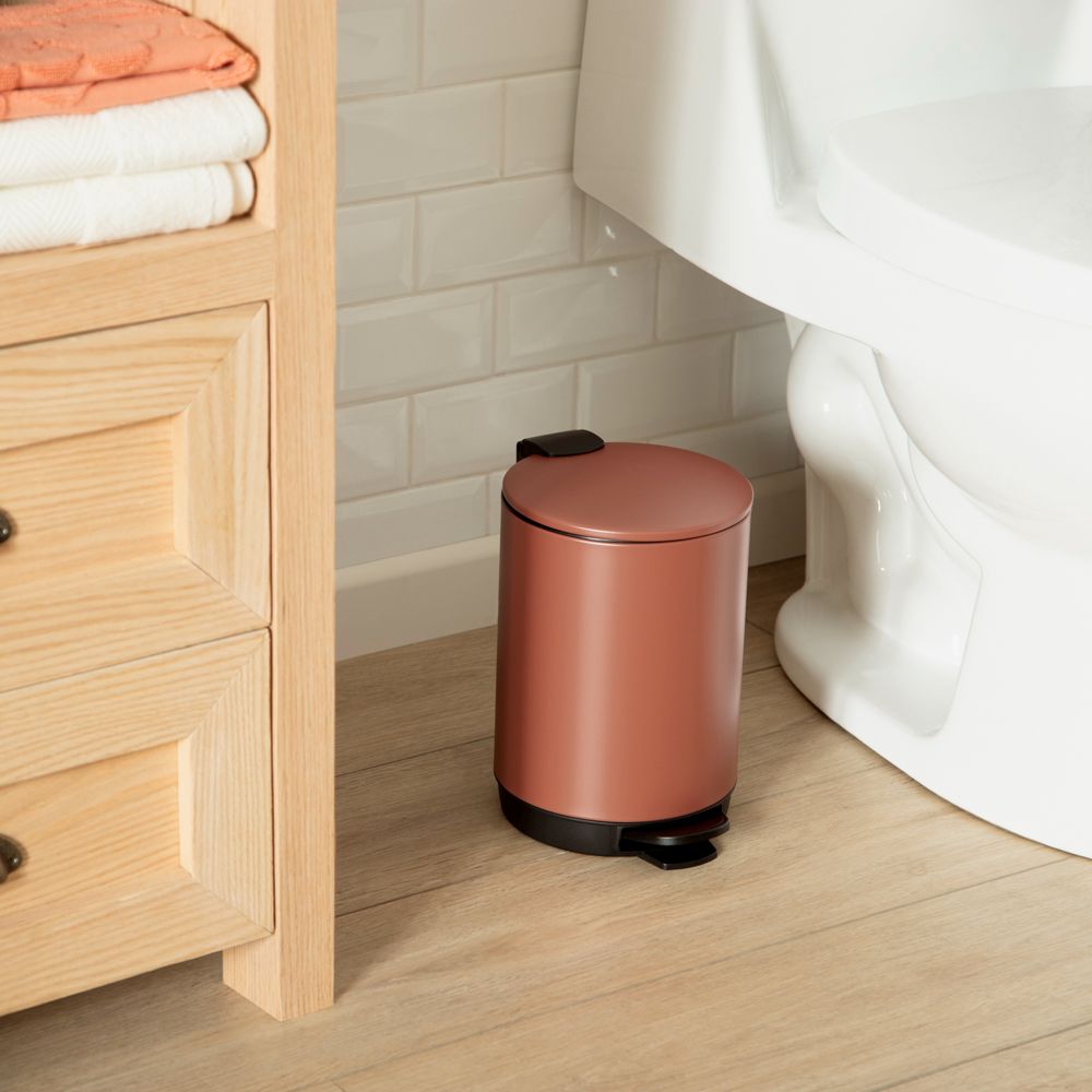 Bote de basura metálico con pedal 3 L