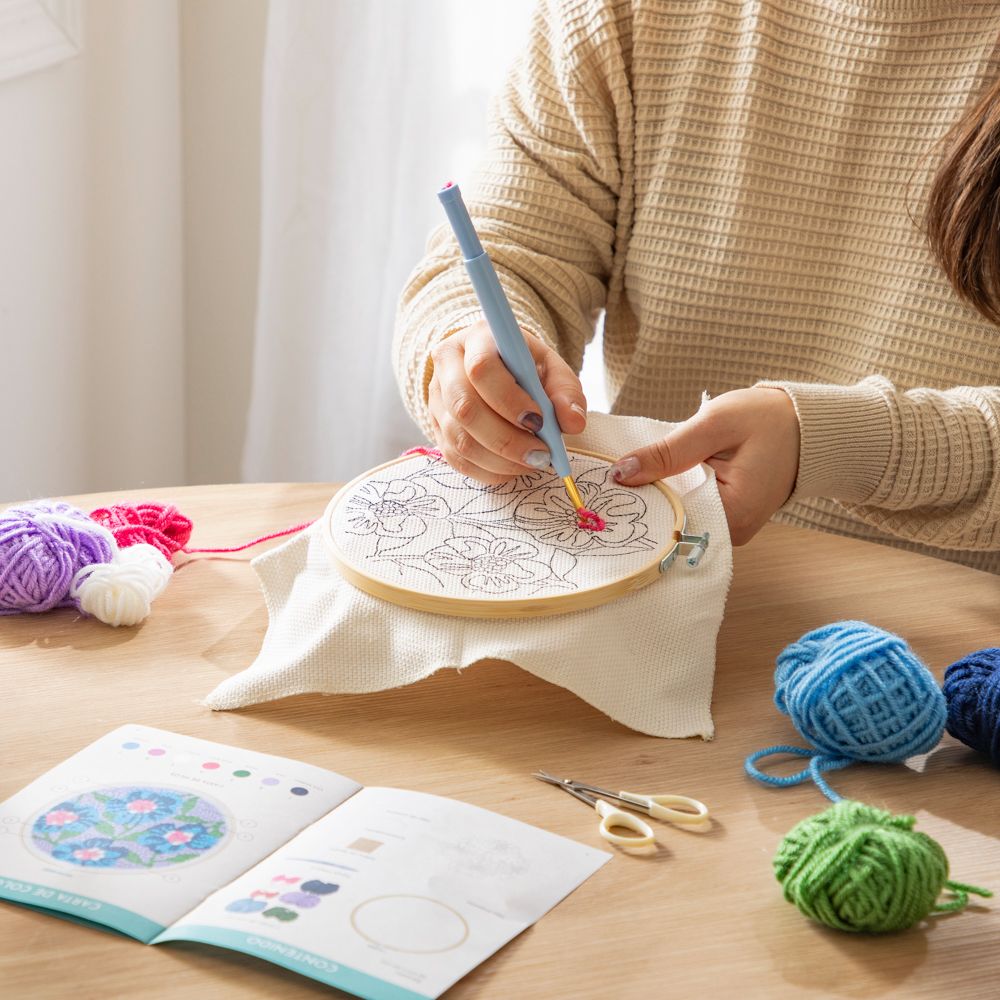 Bastidor con set de bordado aguja mágica