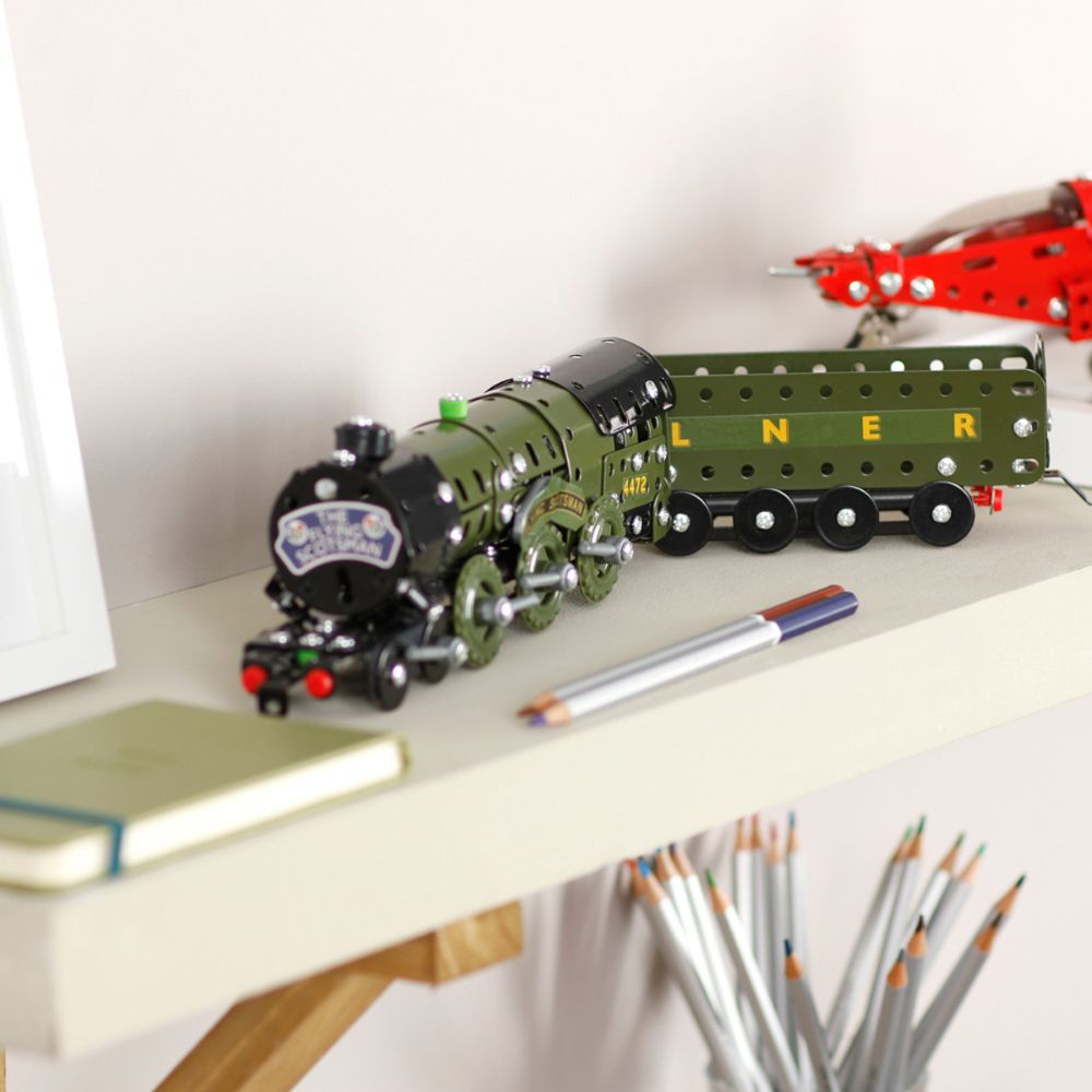 Armable Metálico A Escala 11x28x6 cm