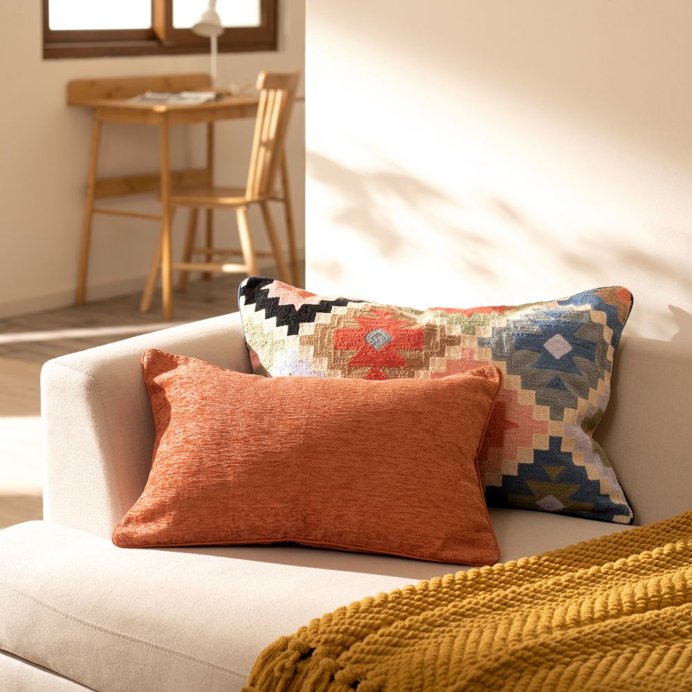 Cojín de algodón con bordado crewel 60x40 cm