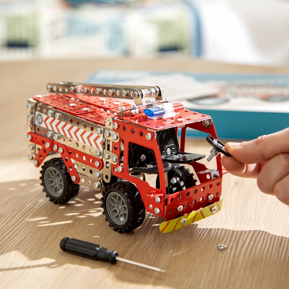 Modelo armable a escala “Camión Bombero”