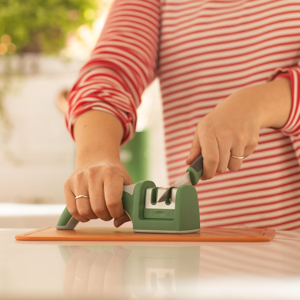 Afilador de cuchillos con mango