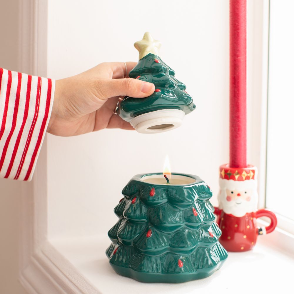 Vela aromática con forma de pino