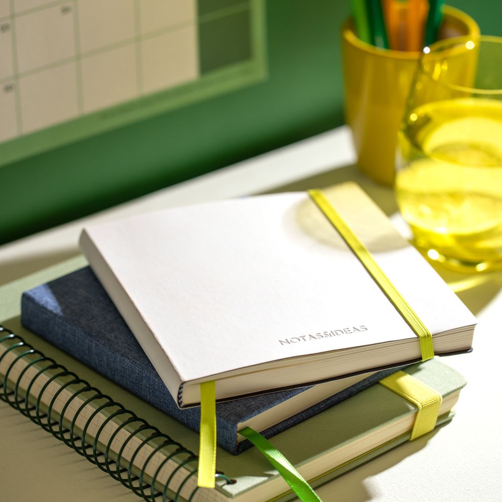 Libreta cuadrada 120 hojas blancas 15x15 cm