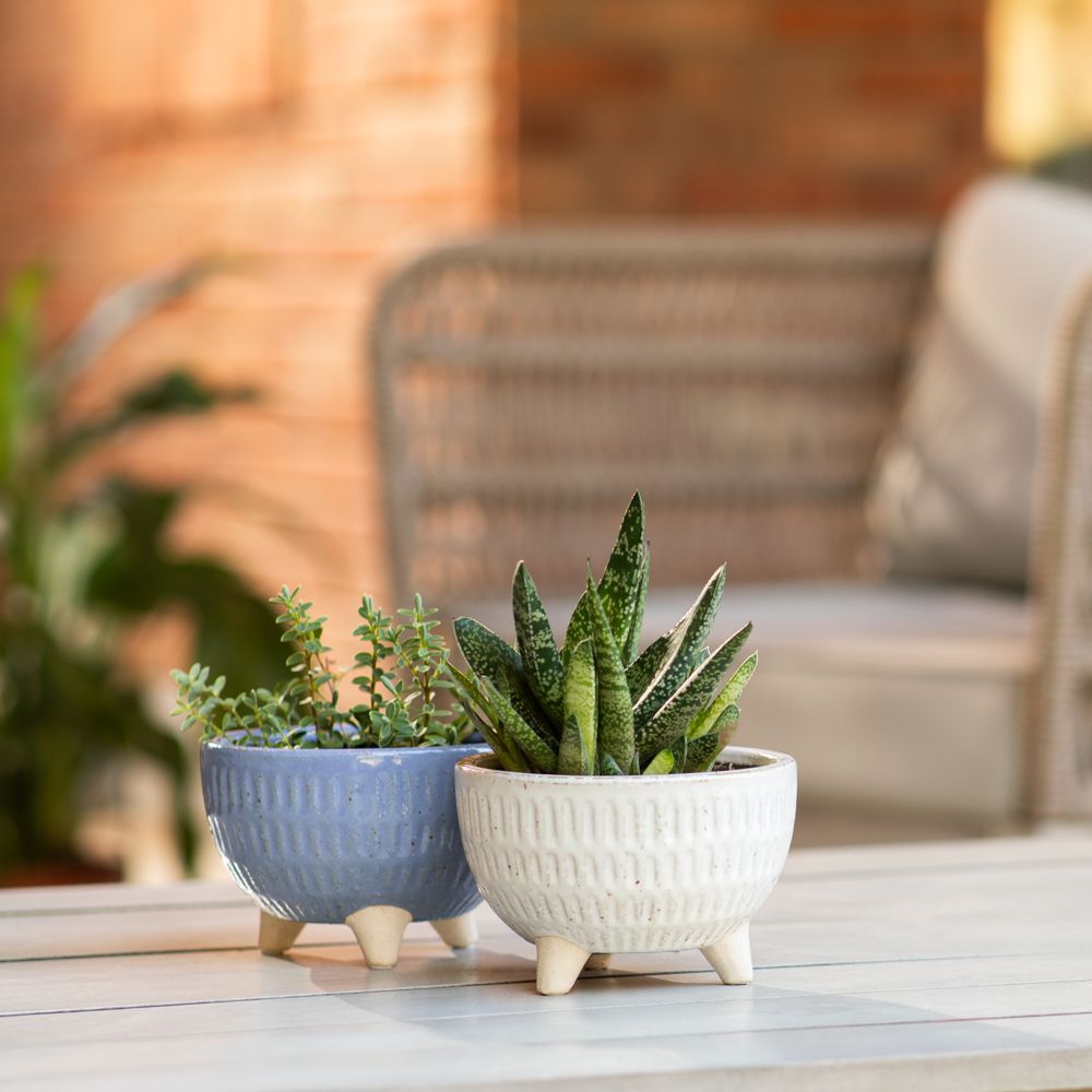 Maceta de cerámica con patas 15x10 cm