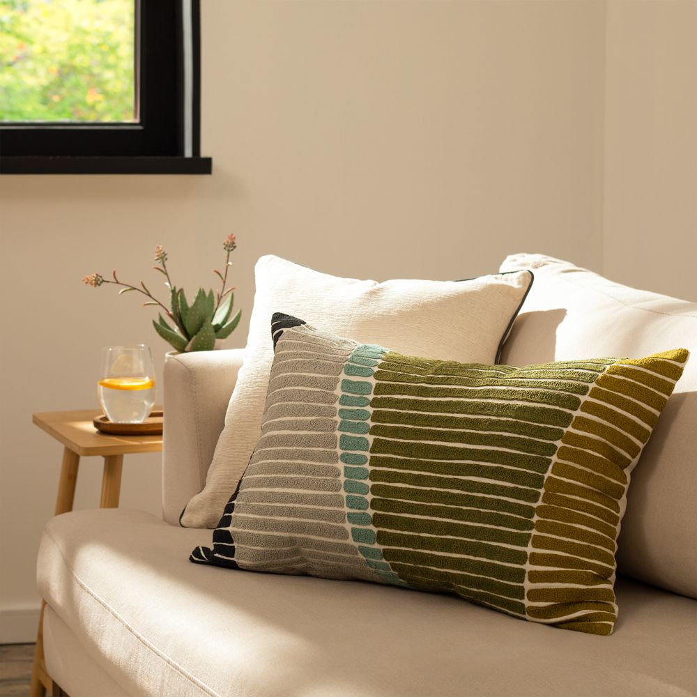 Cojín de algodón con bordado crewel 60x40 cm