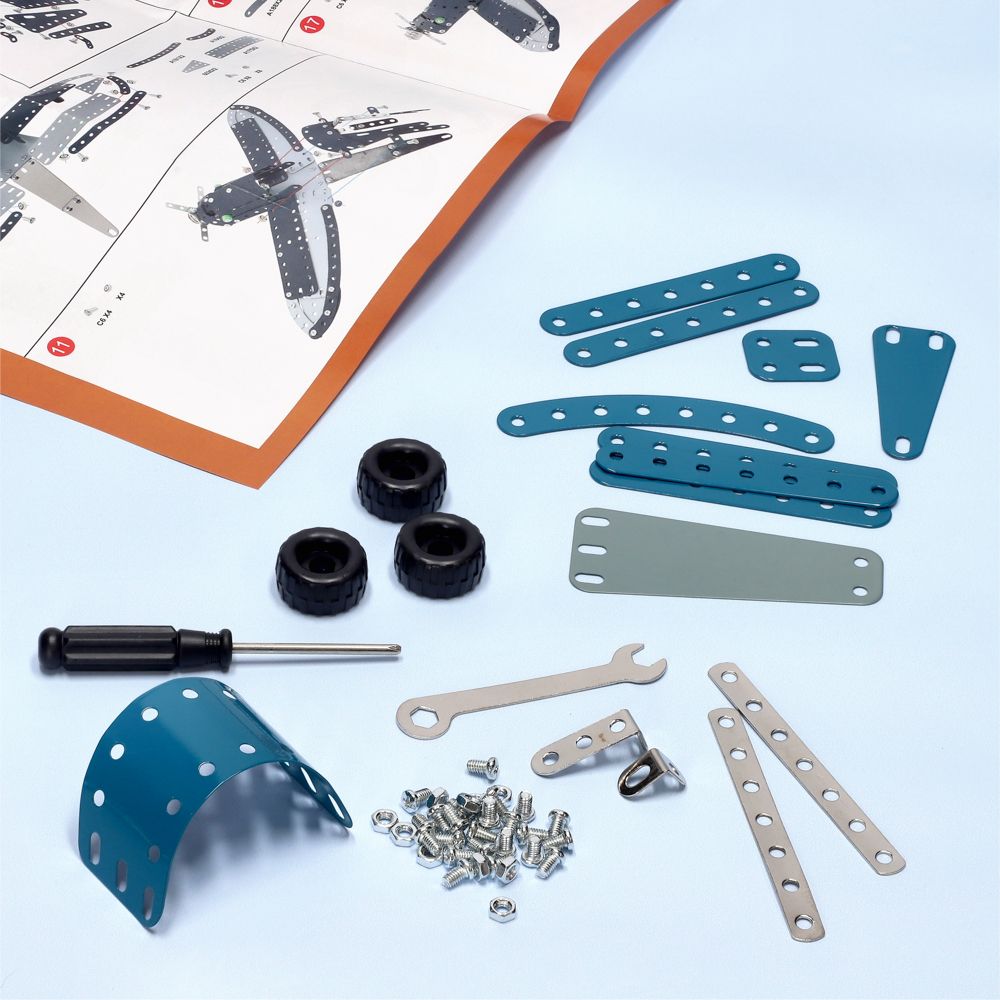 Modelo armable metálico a escala 