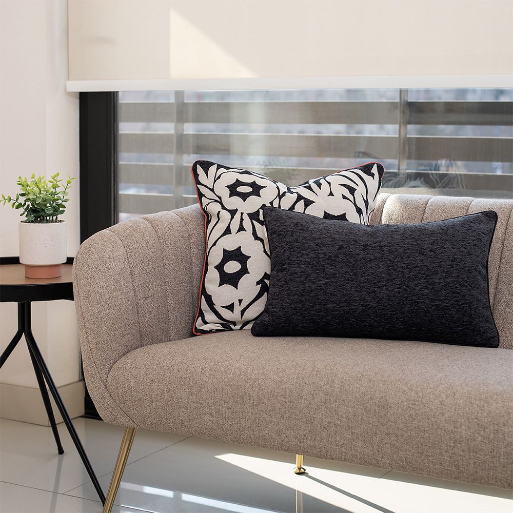 Cojín Negro Cubierta Poliéster Liso 30x 50 cm