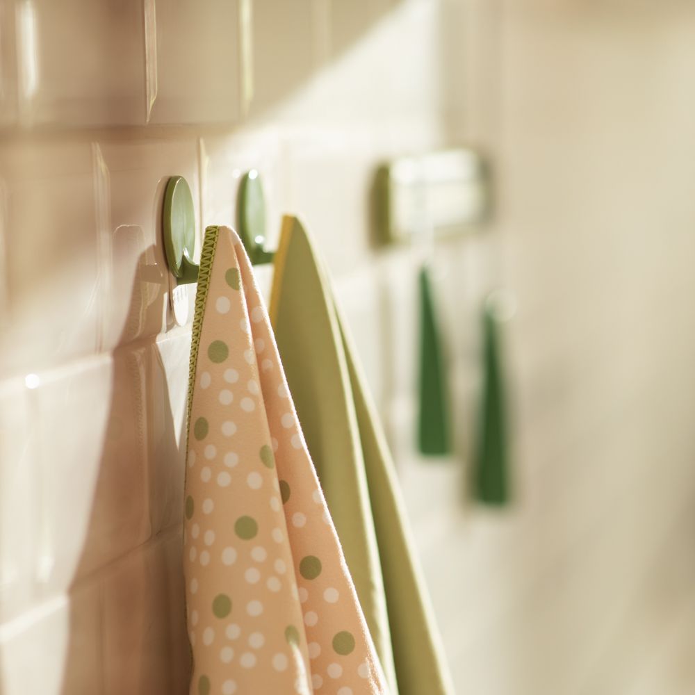 Set 4 perchas adhesivas 4 cm