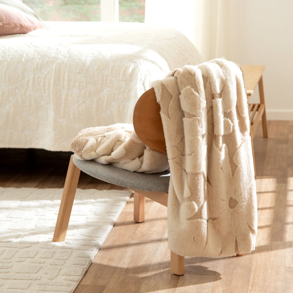 Frazada jacquard doble con corderito 125x150 cm