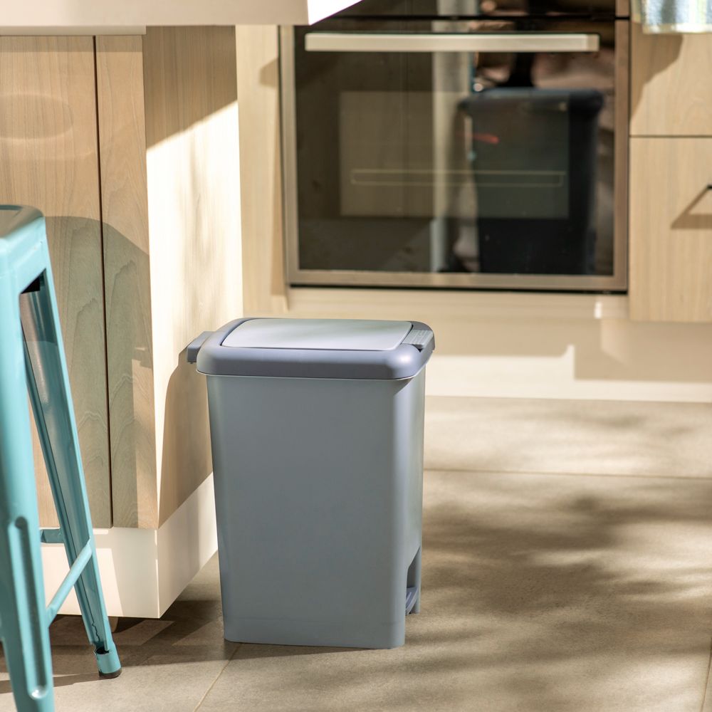 Basurero de plástico 15 l