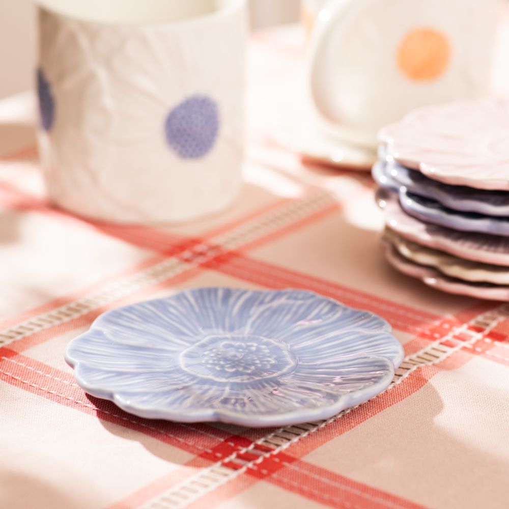 Plato de cerámica con forma de flor