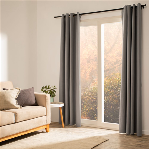 Cortina blackout color ojillos 140x240 cm