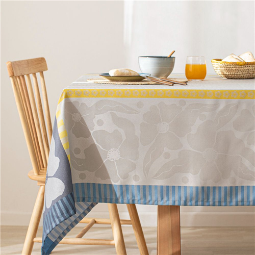 Mantel de jacquard con diseño en paneles 160x160 cm