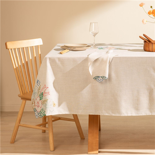 Mantel con detalle bordado altezzo 150 X 210 cm