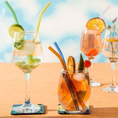 Vasos, copas, jarras y botellas