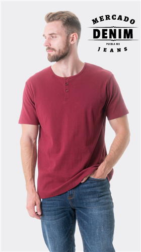 Playera básica de verano color tinto con 3 botones  / BB0094