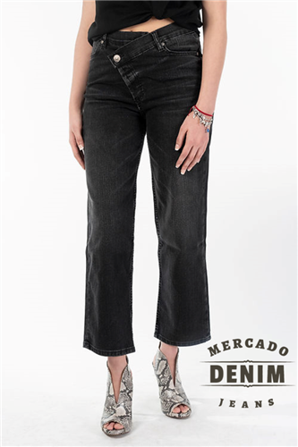 Criss Cross Black / Straight Leg Jean